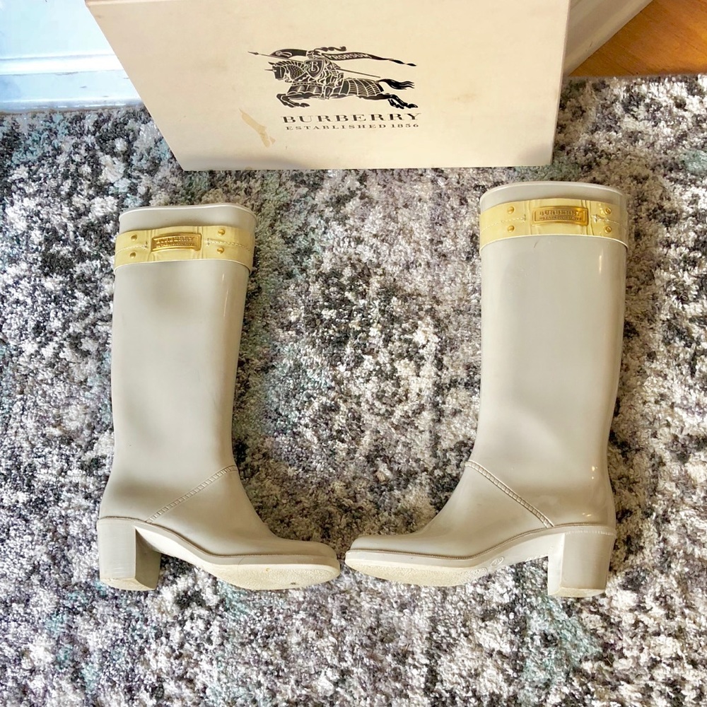 BURBERRY Rainboots. Vintage. ONE OF A KIND.
